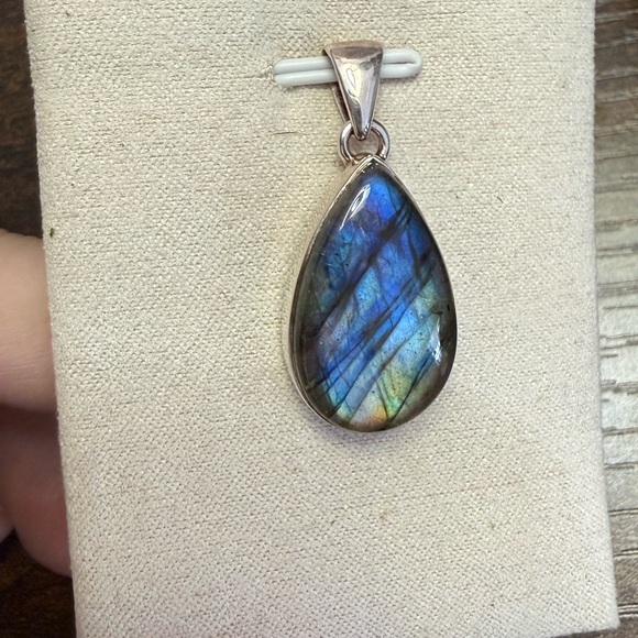 Labradorite pendant - Picture 4 of 5